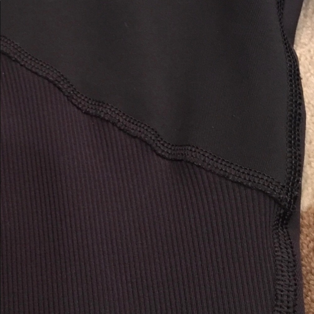 ❣️Lululemon black crop pants with zip pocket - Picture 7 of 7